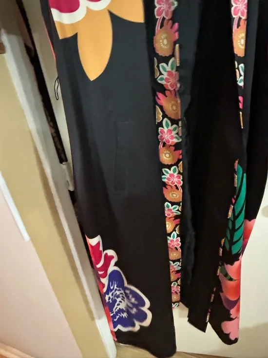 Misa Hylton and INC collaboration Floral Kimono Robe with Bold Multicolor Print - Picture 8 of 9